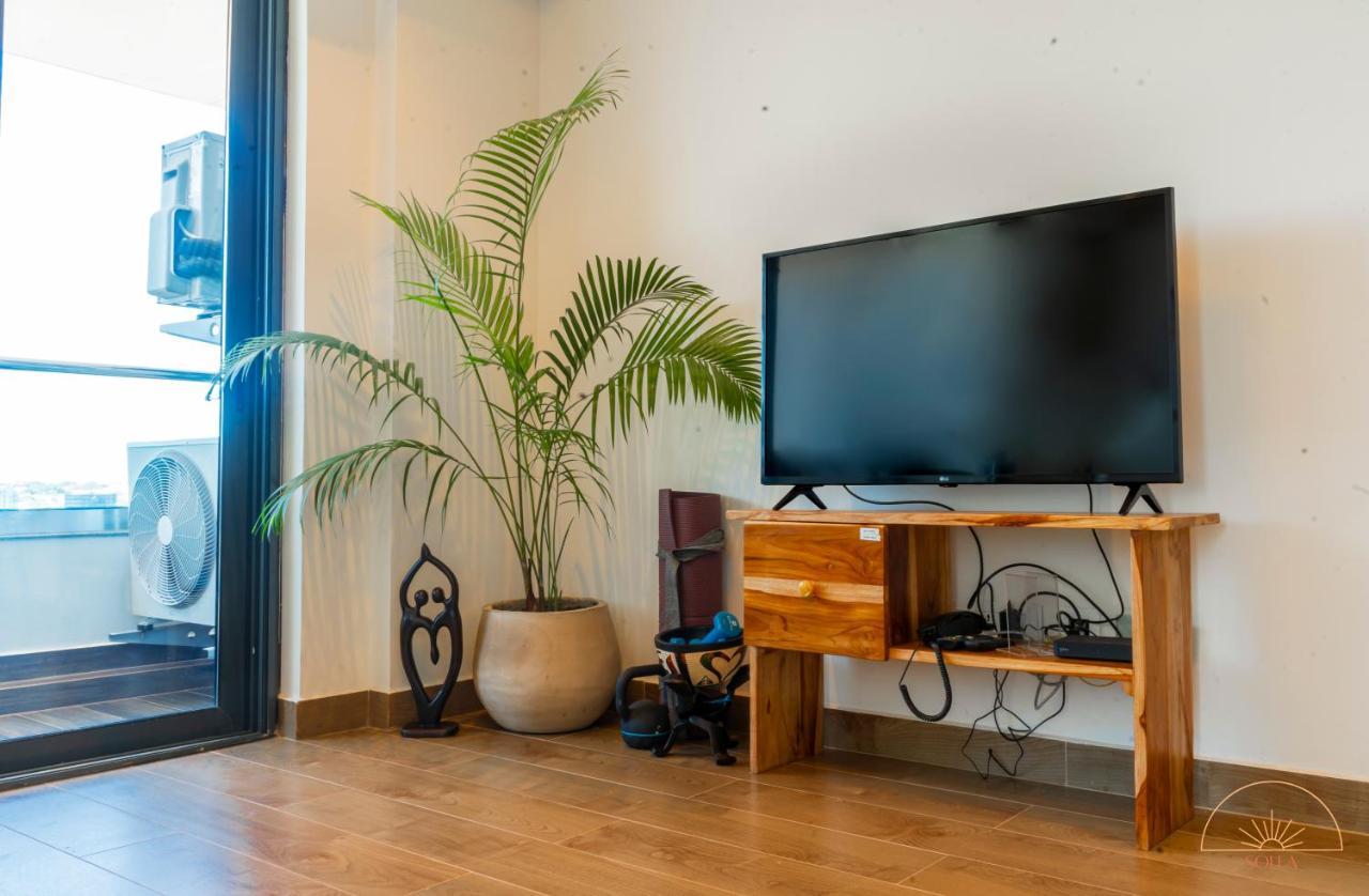 Solea 1 Bedroom Apartment - Central, Comfortable, Cozy, Balcony, Pool, Gym Accra Kültér fotó